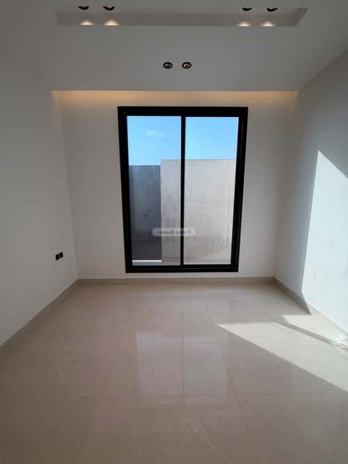 Villa 254 SQM with 1 Apartment Facing North Al-Janadriyah, East Riyadh, Riyadh