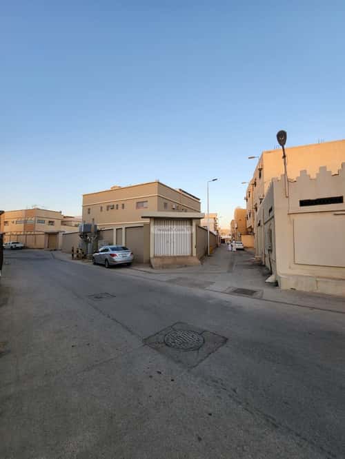 Building 565.61 SQM Facing North City Center, Eanizah