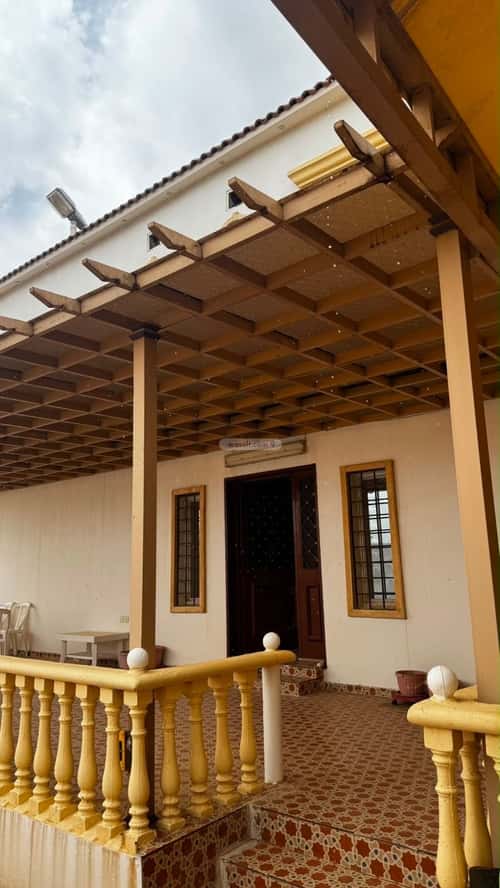 فيلا 929.7 متر مربع جنوبية على شارع 10م البديع، أبها