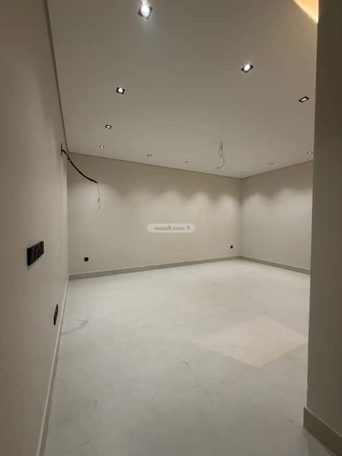 Villa 250 SQM Facing South on 18m Width Street King Fahad Dist, Aldammam