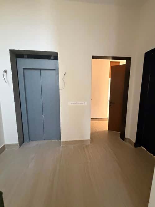 Floor with 5 Bedrooms Twaeeq, West Riyadh, Riyadh