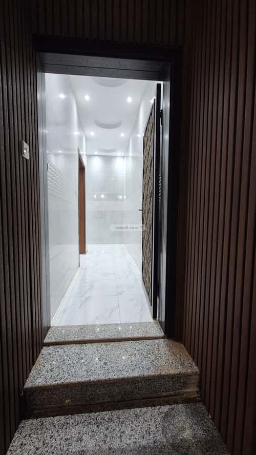 Apartment with 4 Bedrooms Al-Shafa, Tbwk