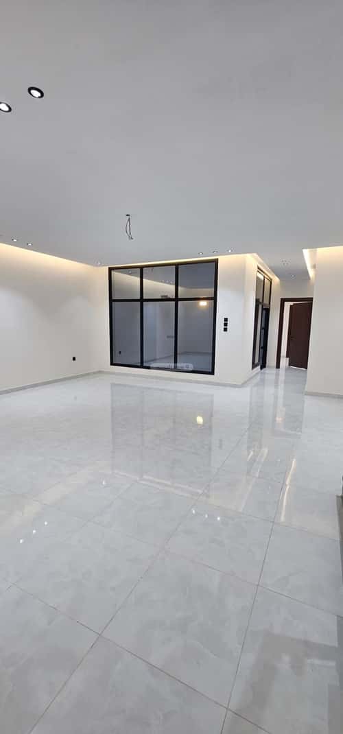 Villa 300 SQM Facing East on 20m Width Street Al Rahmanyah, East Jeddah, Jeddah
