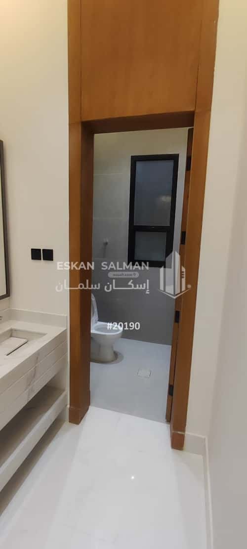 Floor 201.2 SQM with 5 Bedrooms Al-Janadriyah, East Riyadh, Riyadh
