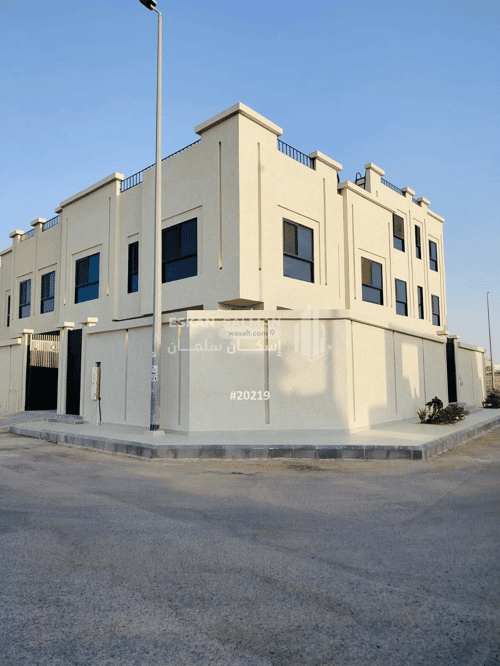 Villa 300.97 SQM Facing North West on 14m Width Street Haya Nabla, Madinah