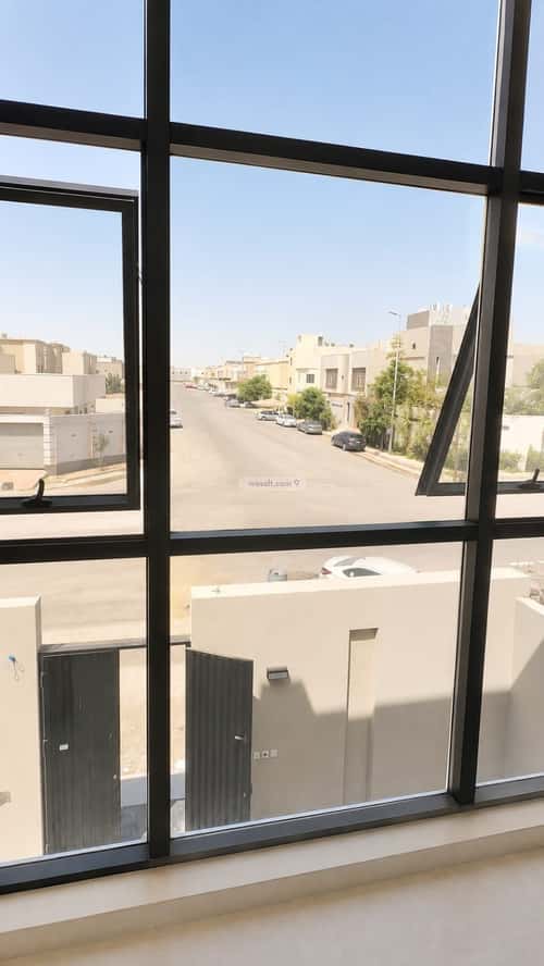 Villa 250 SQM Facing East on 15m Width Street King Fahad Dist, Aldammam