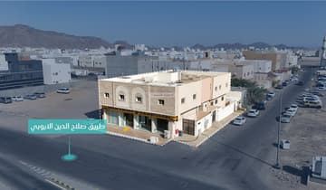 عمارة سكنية تجارية 744.96م2 بحي شوران / د