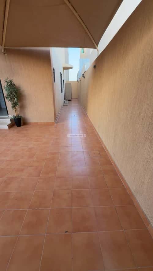 Villa 200 SQM Facing West on 18m Width Street Al-Muanisiyah, East Riyadh, Riyadh
