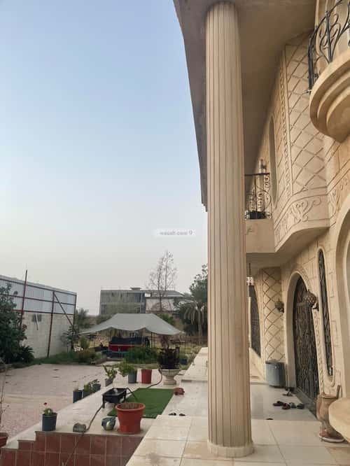 فيلا 3598 متر مربع ثلاثة شوارع على شارع 12م الرميدة، الطائف
