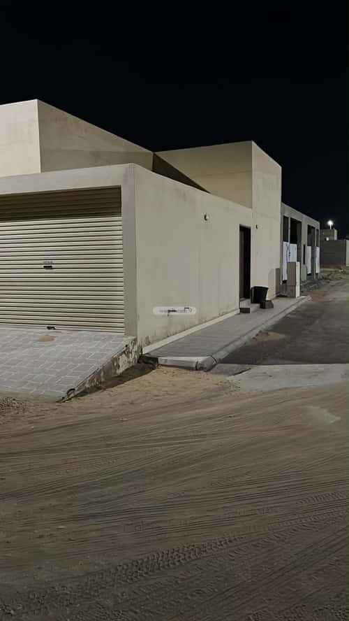 استراحة 323.7 متر مربع شمالية غربية على شارع 27.04م الوهلان، عنيزة
