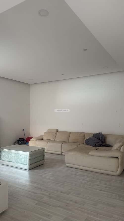 Villa 300 SQM Facing East on 15m Width Street Al Tahlyah, Khobar