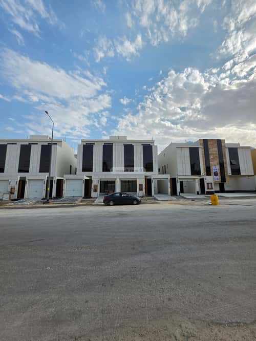 فيلا 278 متر مربع شرقية على شارع 30م عكاظ، جنوب الرياض، الرياض
