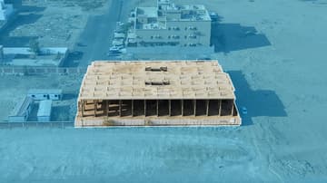 مجمع تجاري 2438م2 بحي المنارات