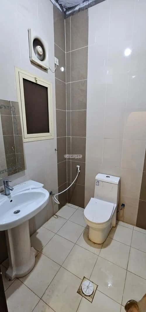 Building 700 SQM Facing North Tiyyah, Madinah