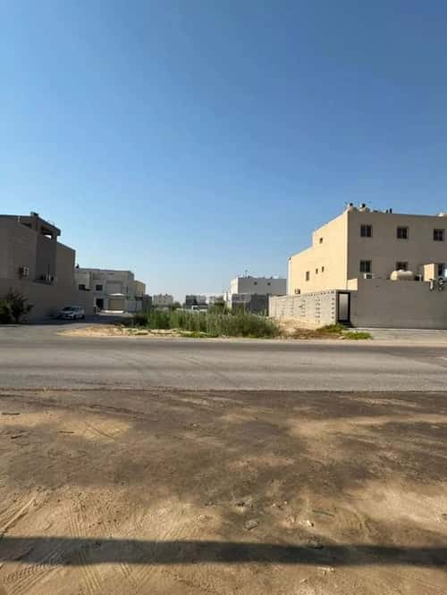 أرض 500 متر مربع ثلاثة شوارع على شارع 40م ضاحية الملك فهد، الدمام