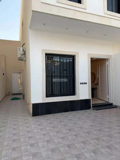 فيلا 166.92 متر مربع شرقية على شارع 20م عكاظ، جنوب الرياض، الرياض