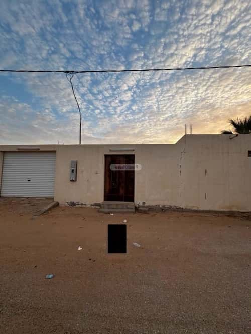 استراحة 625 متر مربع شرقية على شارع 12م التوفيق، بريدة