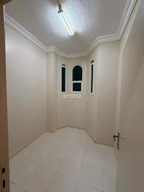 Floor 95 SQM with 5 Bedrooms Al-Muanisiyah, East Riyadh, Riyadh