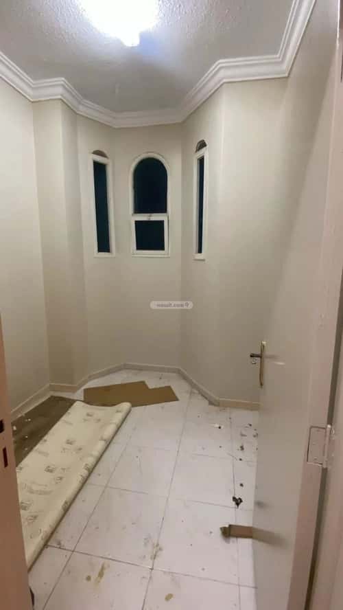 Floor 350 SQM with 5 Bedrooms Al-Muanisiyah, East Riyadh, Riyadh
