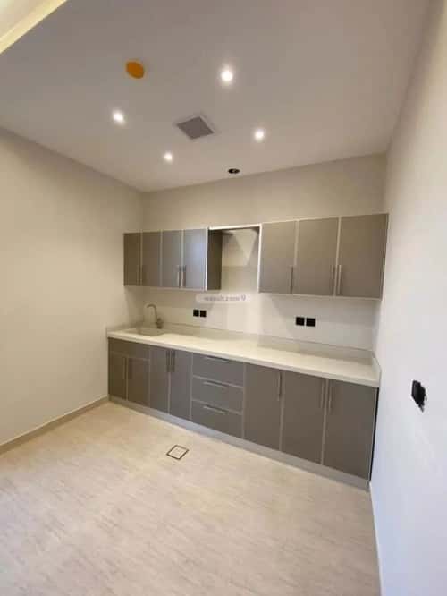 Building 840 SQM Facing South Dahrat Laban, West Riyadh, Riyadh