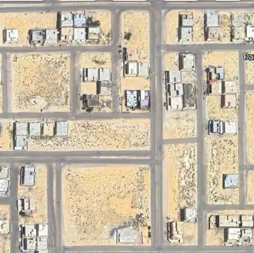 أرض 395.5 متر مربع شمالية شرقية على شارع 25م حي البساتين - بقيق، بقيق