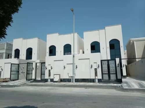 فيلا 412.28 متر مربع غربية على شارع 15م الصواري، الخبر