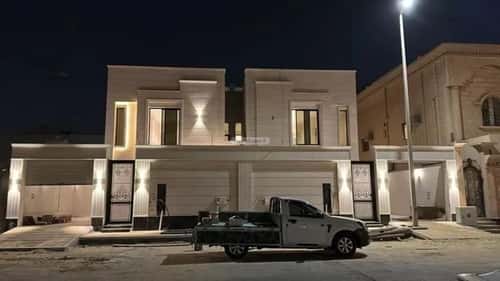 فيلا 300 متر مربع شرقية على شارع 20م الصواري، الخبر