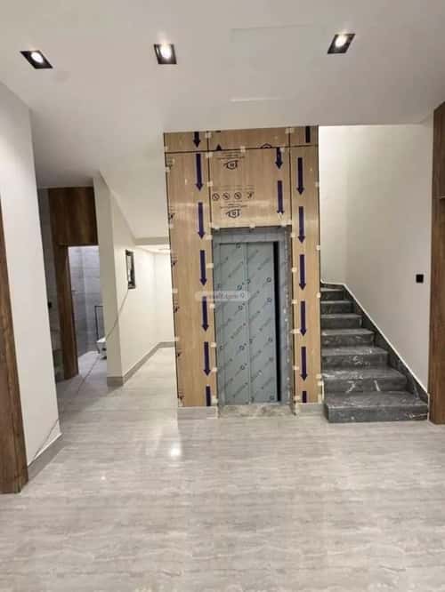 Villa 212.5 SQM Facing South on 18m Width Street Al-Muanisiyah, East Riyadh, Riyadh