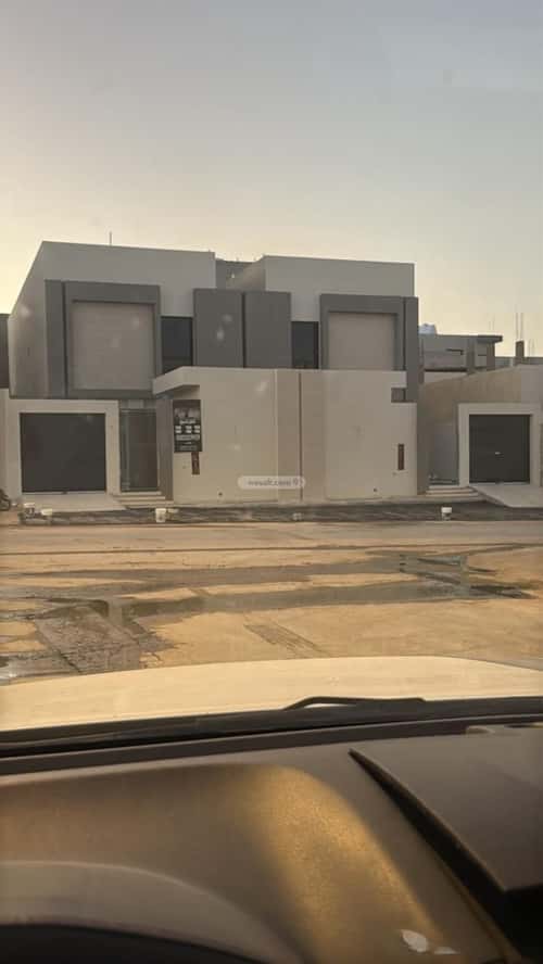 Villa 381.18 SQM Facing South on 20m Width Street King Fahd, Eanizah