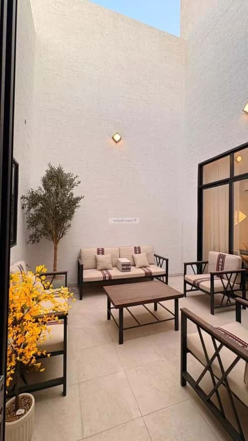 Floor 300 SQM with 5 Bedrooms Haya Nabla, Madinah