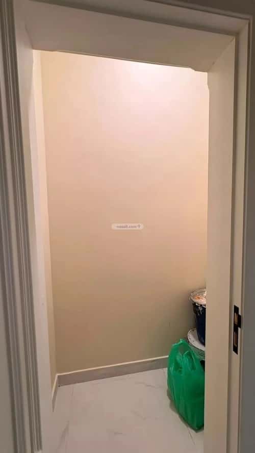 Floor 300 SQM with 6 Bedrooms Jabal Ayr District, Madinah