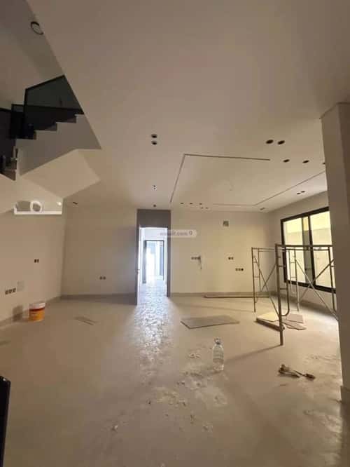 Villa 250 SQM Facing West on 24m Width Street King Fahad Dist, Aldammam