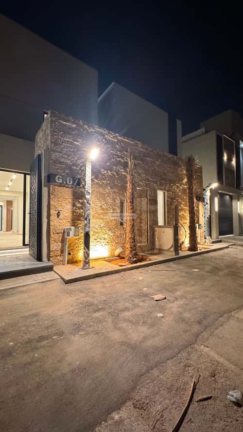Villa 450 SQM Facing South on 18m Width Street Ar-Rimal, East Riyadh, Riyadh