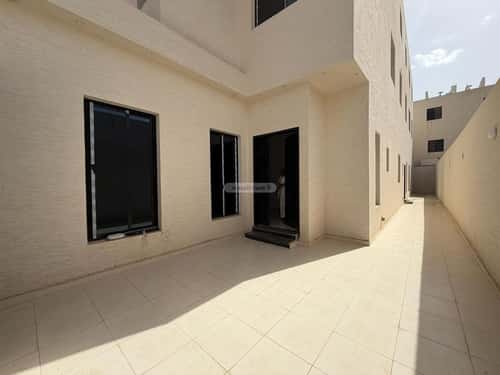Floor 360 SQM with 3 Bedrooms Al-Janadriyah, East Riyadh, Riyadh