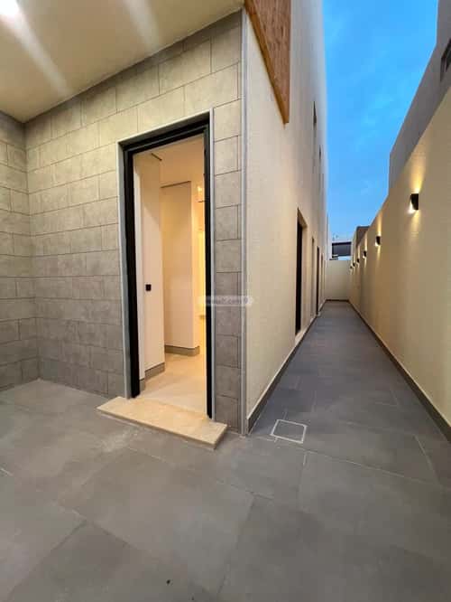 Floor with 3 Bedrooms Ghirnatah, East Riyadh, Riyadh