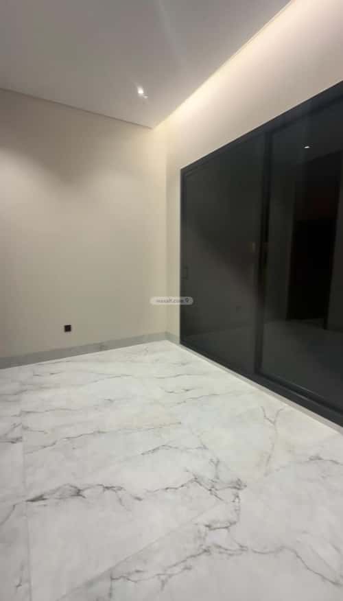 Villa 896 SQM Facing East with 6 Bedrooms Al-Buhayrat, North Jeddah, Jeddah