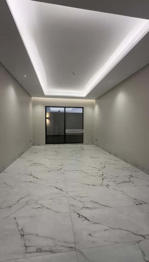 Villa 896 SQM Facing East with 6 Bedrooms Al-Buhayrat, North Jeddah, Jeddah