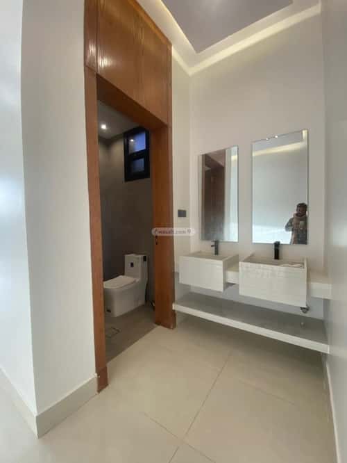Floor 230 SQM Al-Janadriyah, East Riyadh, Riyadh