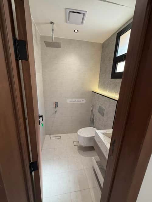 Floor with 5 Bedrooms Al Bayan, East Riyadh, Riyadh