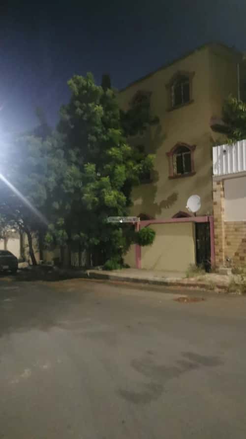 Building 396.35 SQM Facing West Um Alarad, Alttayif