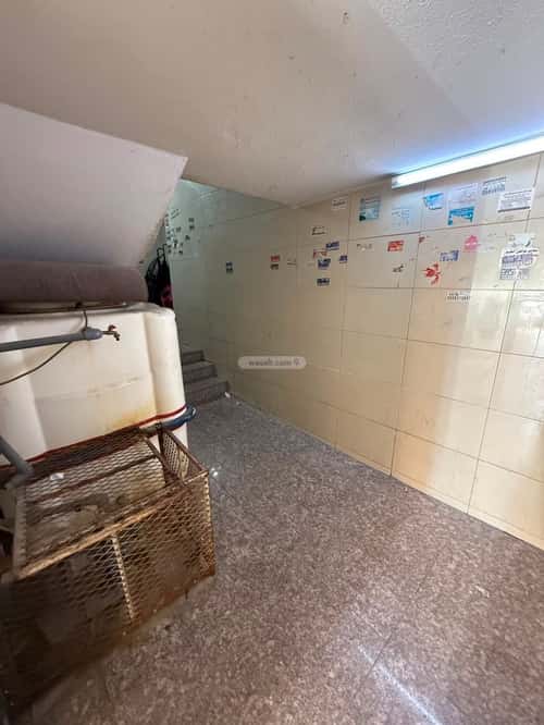 عمارة 325 متر مربع ب 3 أدوار واجهة غربية الثقبة، الخبر