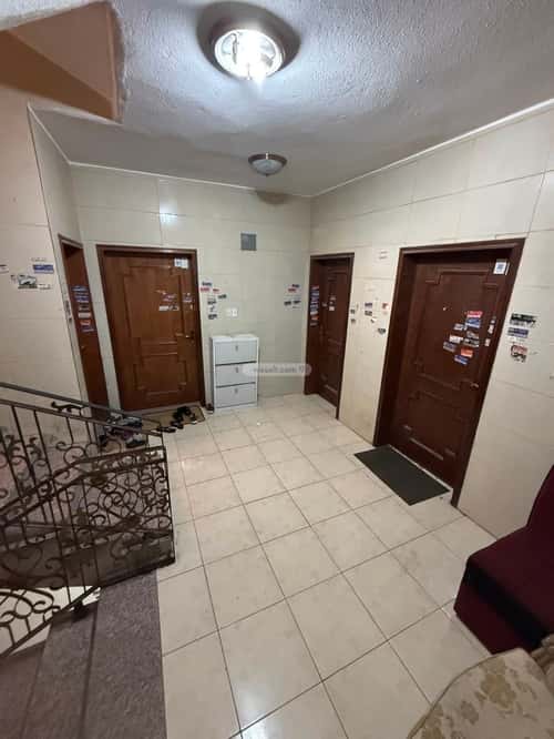Building 325 SQM with 3 Floors Facing West Al Thoqbah, Khobar