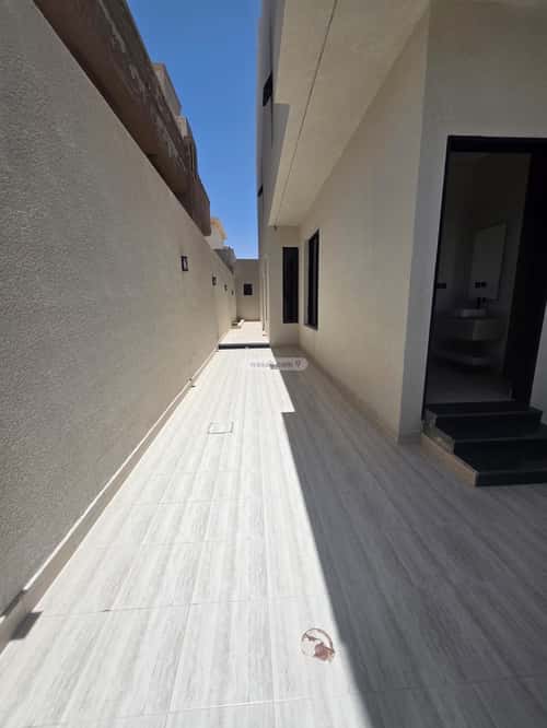 Floor 174.87 SQM with 3 Bedrooms Dahrat Al-Badeah, West Riyadh, Riyadh