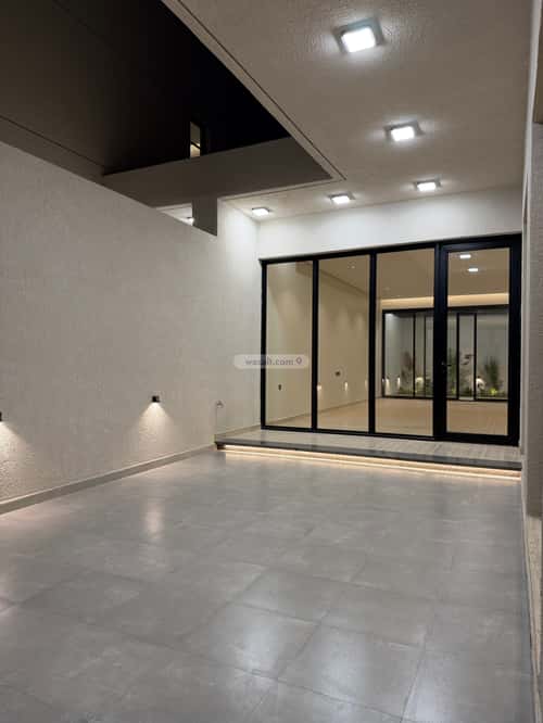 Villa 450 SQM Facing South on 18m Width Street Ar-Rimal, East Riyadh, Riyadh