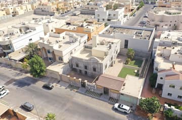 فيلا بحي الشاطي 510متر- خطوات من الواجهة البحرية