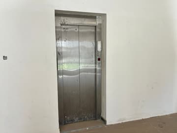 فيلا بحي الشاطي 510متر- خطوات من الواجهة البحرية