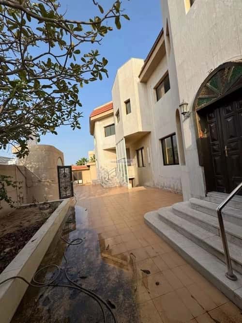 Villa 1100 SQM Facing North East on 16m Width Street Al Hezam Al Thahaby, Khobar