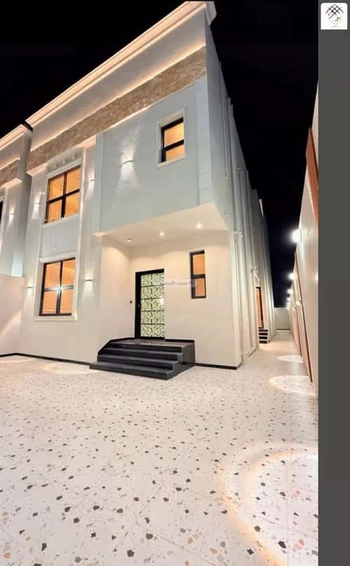 فيلا 367.9 متر مربع غربية على شارع 15م الرحاب 1، جازان
