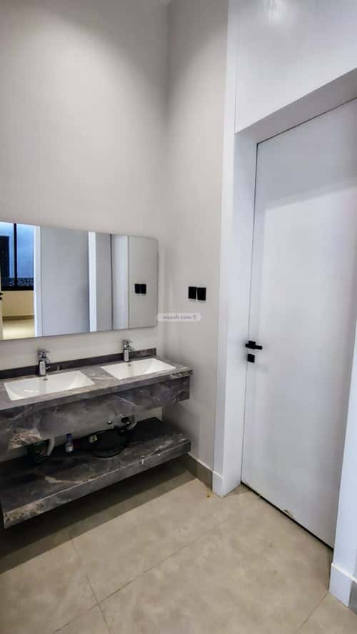 Floor with 6 Bedrooms Al-Maizaliyah, East Riyadh, Riyadh