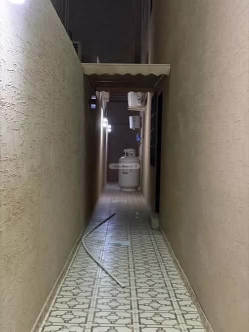 Villa 360 SQM Facing East with 9 Bedrooms Dahrat Laban, West Riyadh, Riyadh